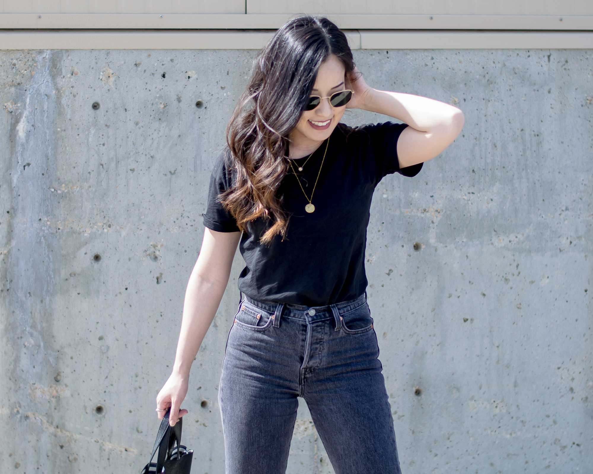 WARDROBE STAPLES - DARK BASICS