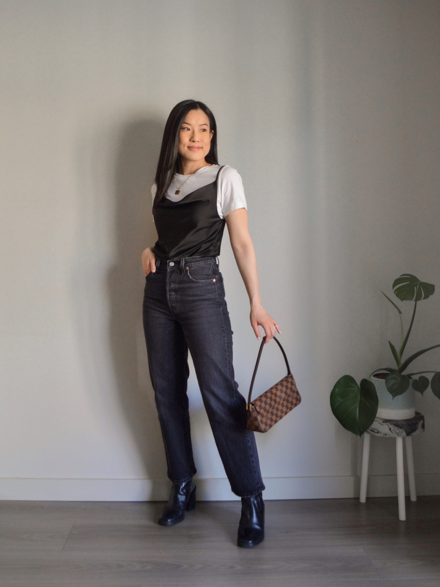 Her Simple Sole - 3 Spring Outfits with Dark Jeans (a Petite Friendly Pair!)