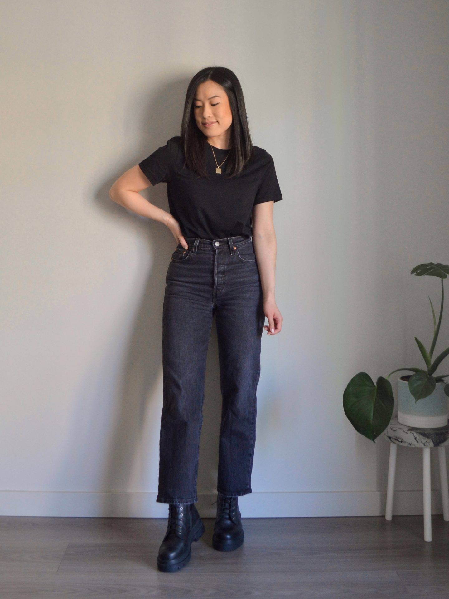 3 Spring Outfits with Dark Jeans (a Petite Friendly Pair!) - Her Simple Sole