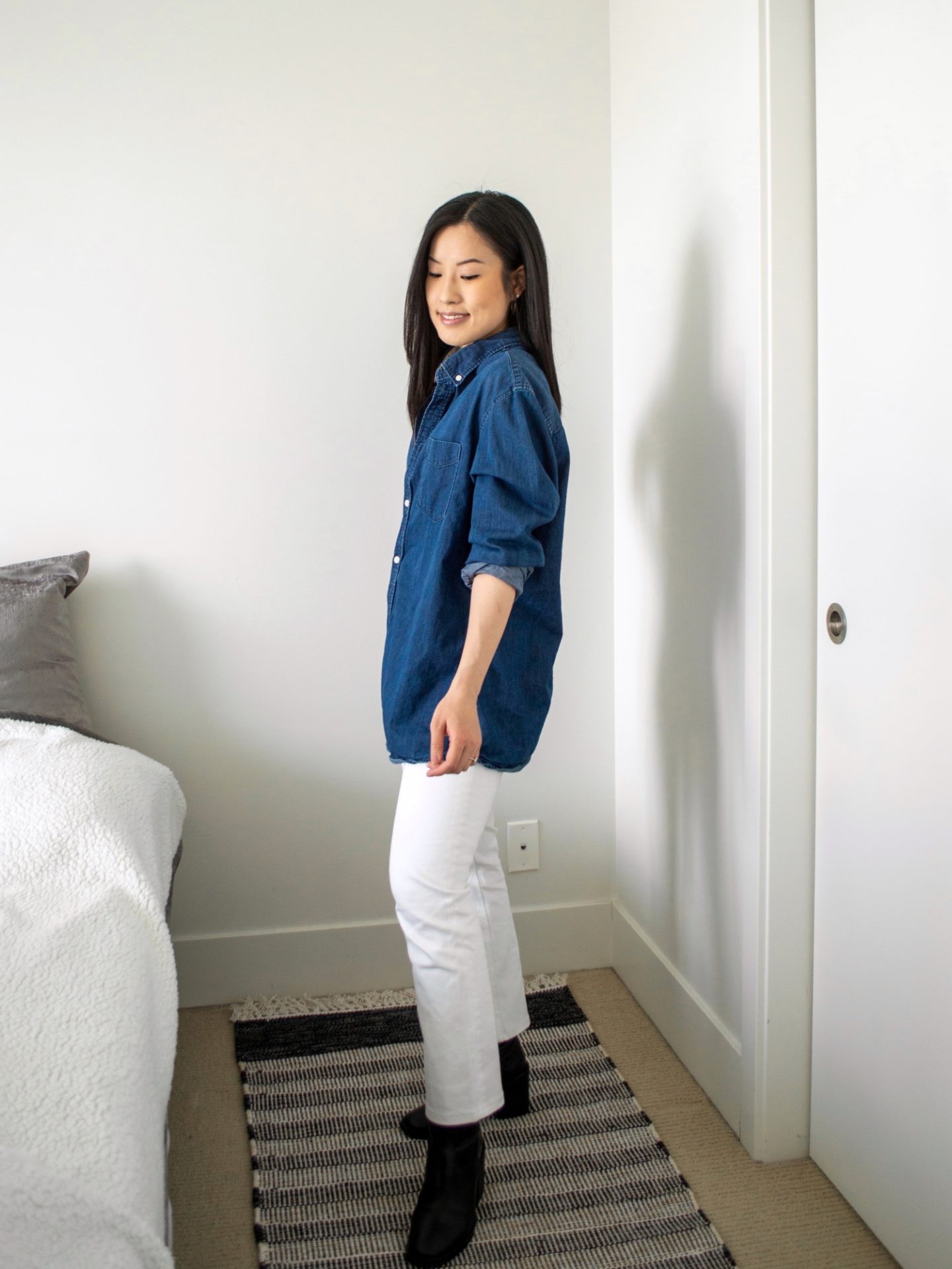 Her Simple Sole - Outfit details: cotton denim button down shirt, white straight leg jeans, black ankle boots