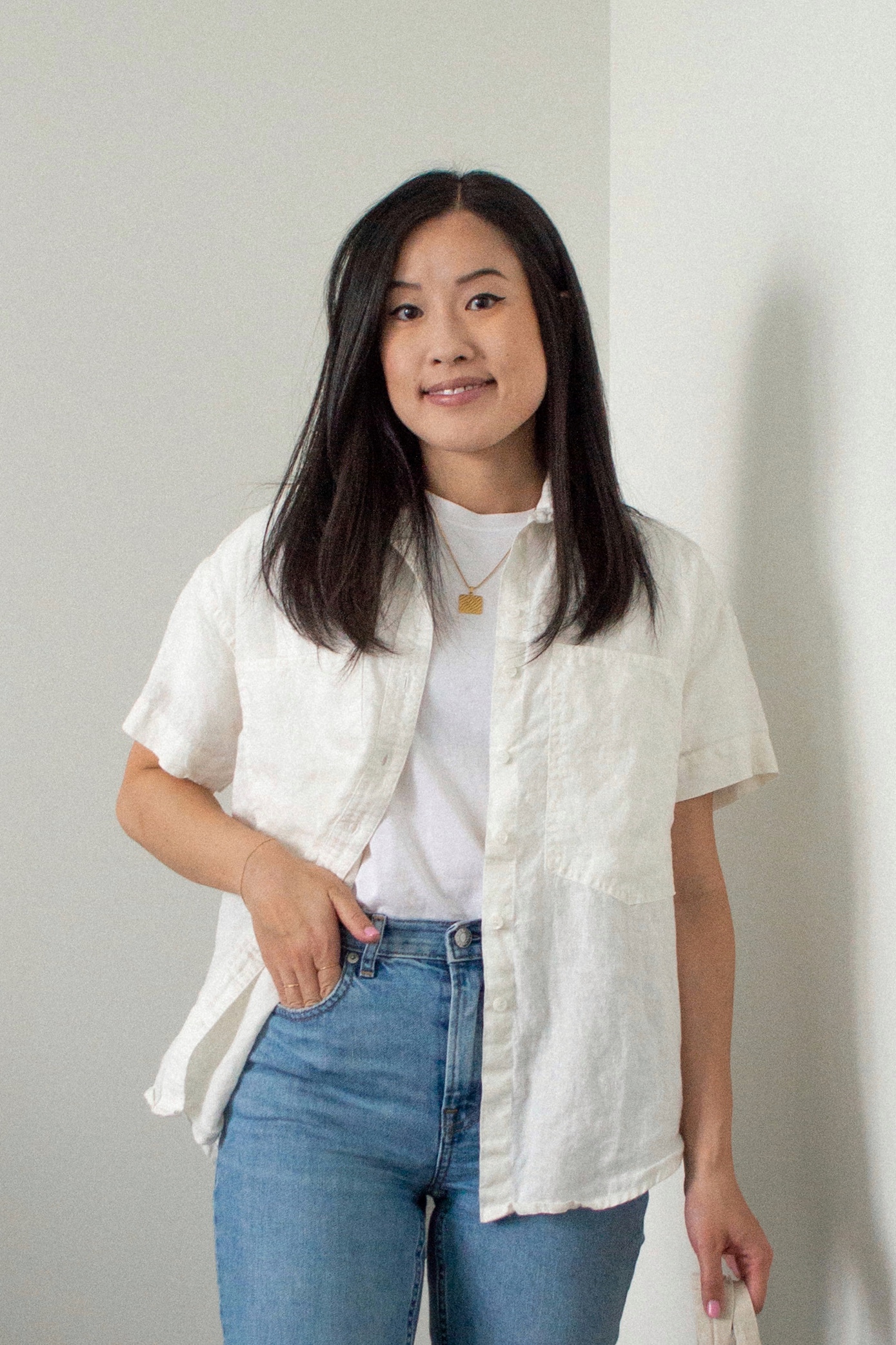 Outfit details: Power of My People linen shirt, Frank and Oak The Good Cotton Essential T-Shirt, Everlane The Original Cheeky Jean, Cuchara Dionne necklace