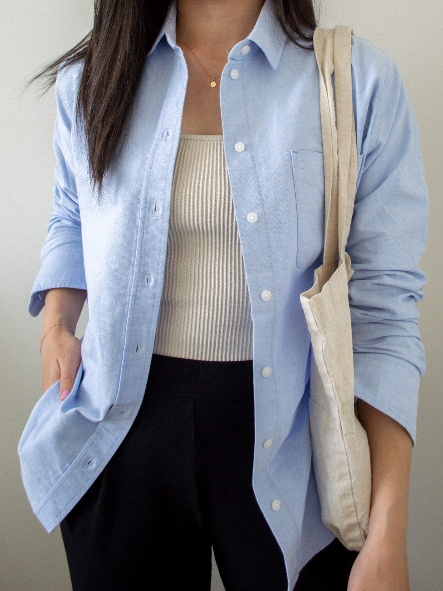 Easy Summer to Fall Transition Outfits - Everlane Relaxed Oxford 