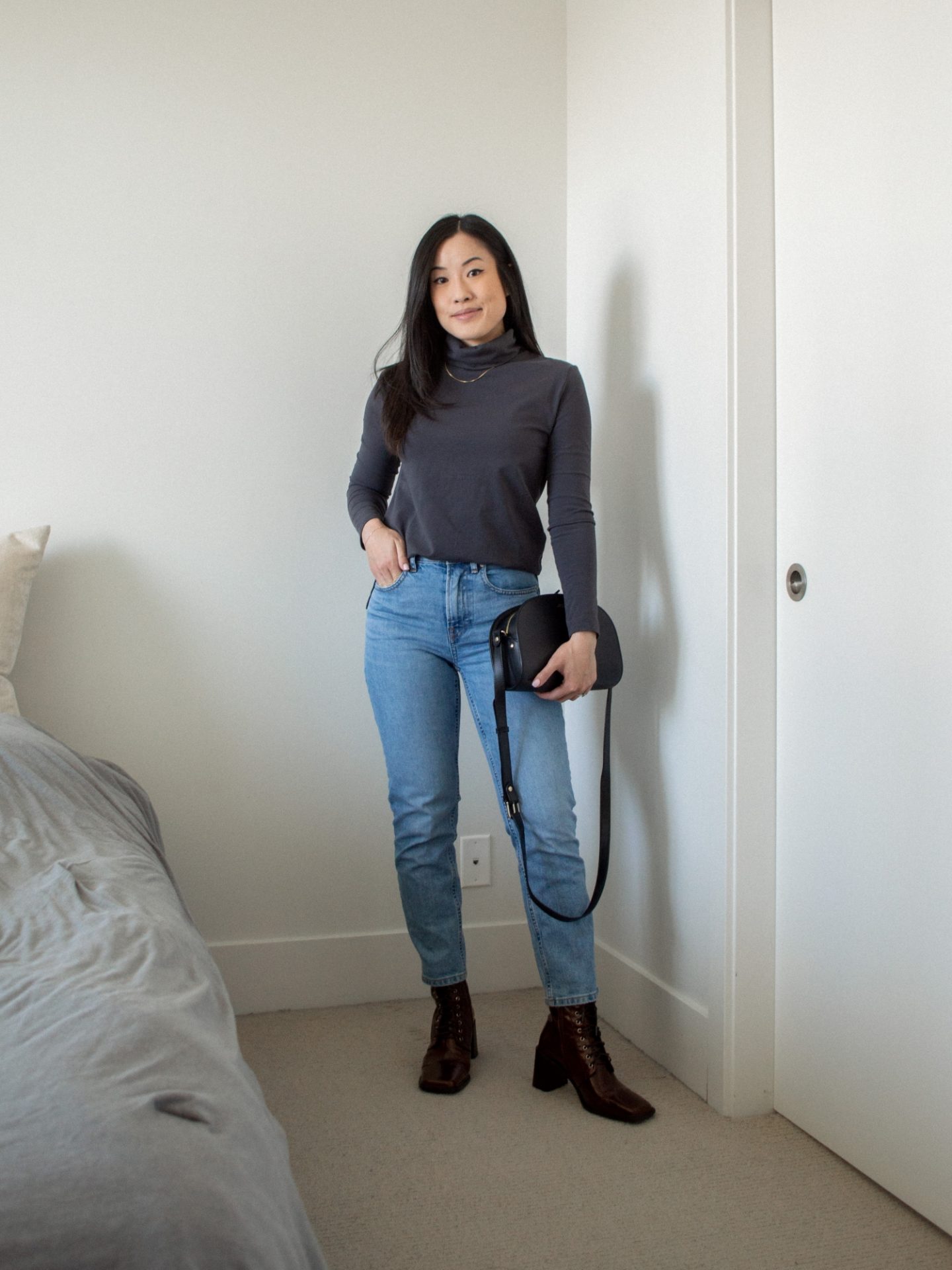 Outfit inspo  White tops outfit, White turtleneck outfit, Mock neck top  outfit