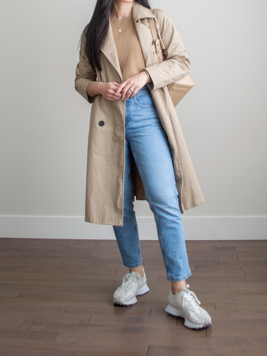 Her Simple Sole - 1 Week of Outfits in a Carry-On Luggage - Blue straight leg jeans, cashmere crewneck sweater, lightweight camel sweater, classic fall outfit idea, classic trench coat outfit, New Balance 327 outfit, workwear backpack, perfect personal handbag, Oleada Wavia bag in Champagne