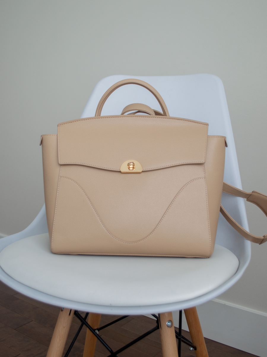 Oleada Wavia Bag in Champagne, versatile handbags, the perfect personal travel bag