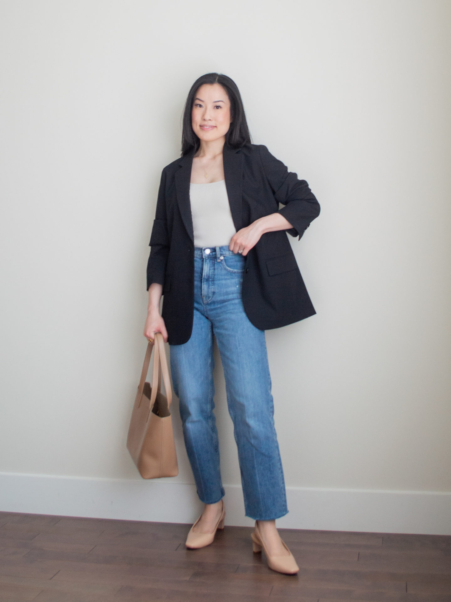 Sharon of Her Simple Sole showcases some of her favourite easy spring outfits that anyone can recreate using minimal, comfortable, and functional items from her intentional wardrobe | spring outfit ideas | minimalist outfit ideas | smart casual outfit | blazer and jeans outfit