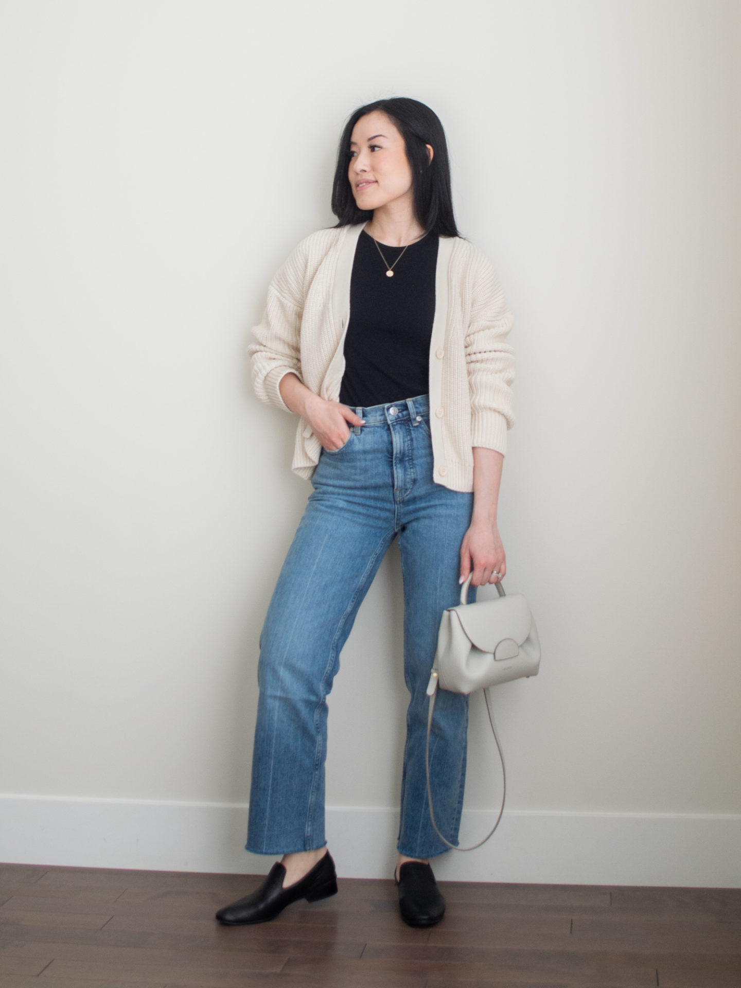 Sharon of Her Simple Sole showcases some of her favourite easy spring outfits that anyone can recreate using minimal, comfortable, and functional items from her intentional wardrobe | spring outfit ideas | minimalist outfit ideas | cotton cardigan and jeans outfit | smart casual outfit