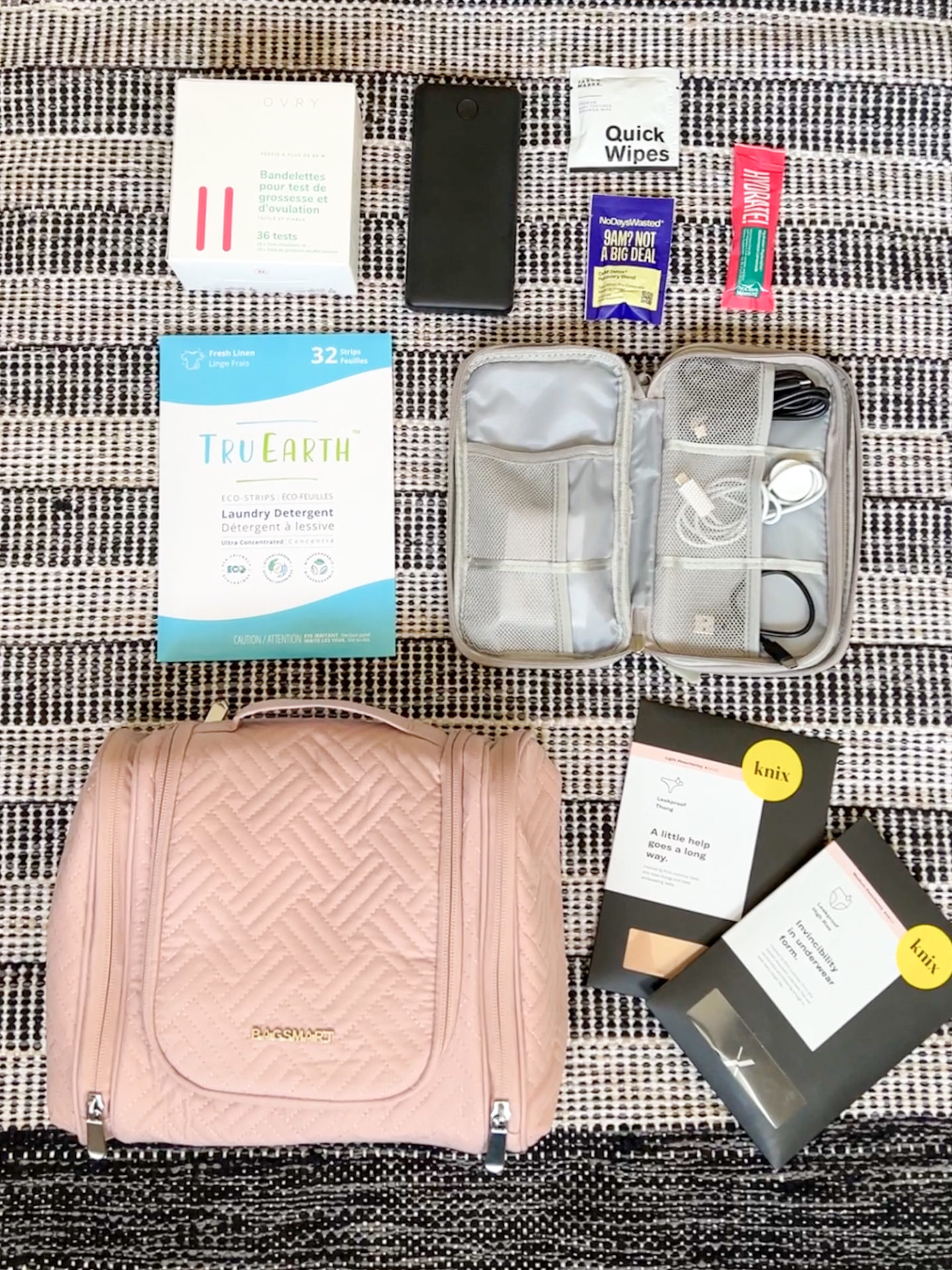 Sharon of Her Simple Sole showcases her ultimate travel essentials for a long haul flight and what to pack for vacation | vacation packing list | efficient travel ideas